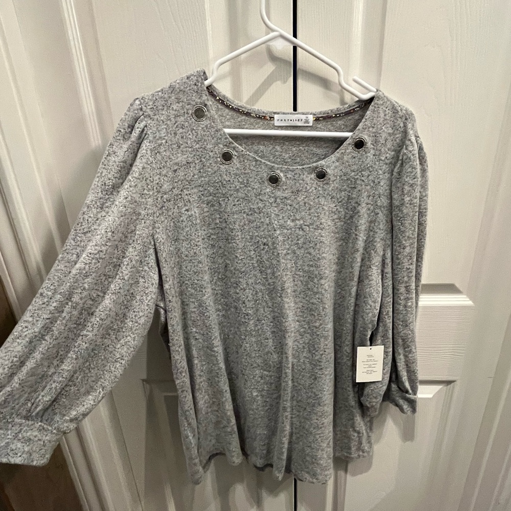2x NWT grey sweater
